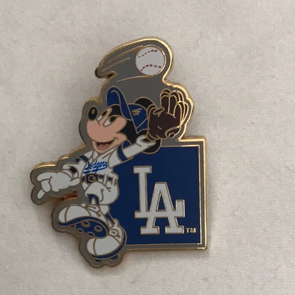Sold.  - 3 Disney Pin MLB set - Picture 2 of 7